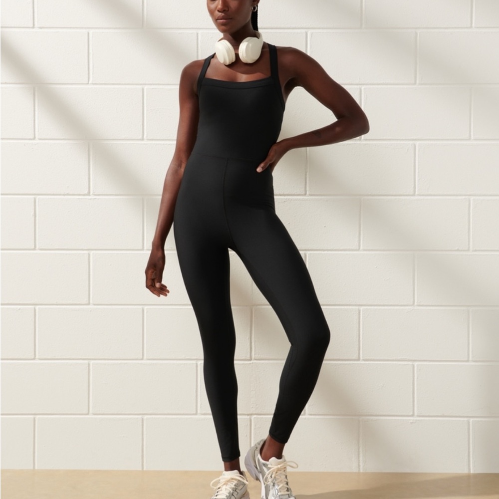 YPB sculpt flex 7/8 cross back onsie